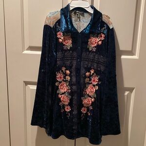 Andree crushed velvet mixed media full front button tunic.